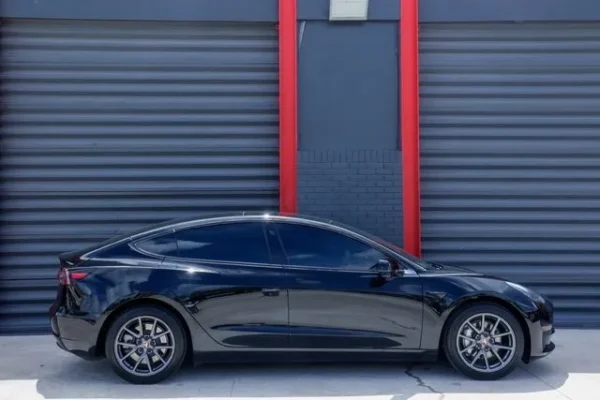 2020 Tesla Model 3 Standard Range Plus - Image 2