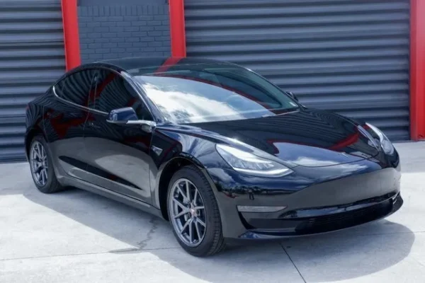 2020 Tesla Model 3 Standard Range Plus - Image 4