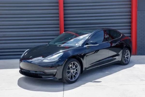 2020 Tesla Model 3 Standard Range Plus - Image 5